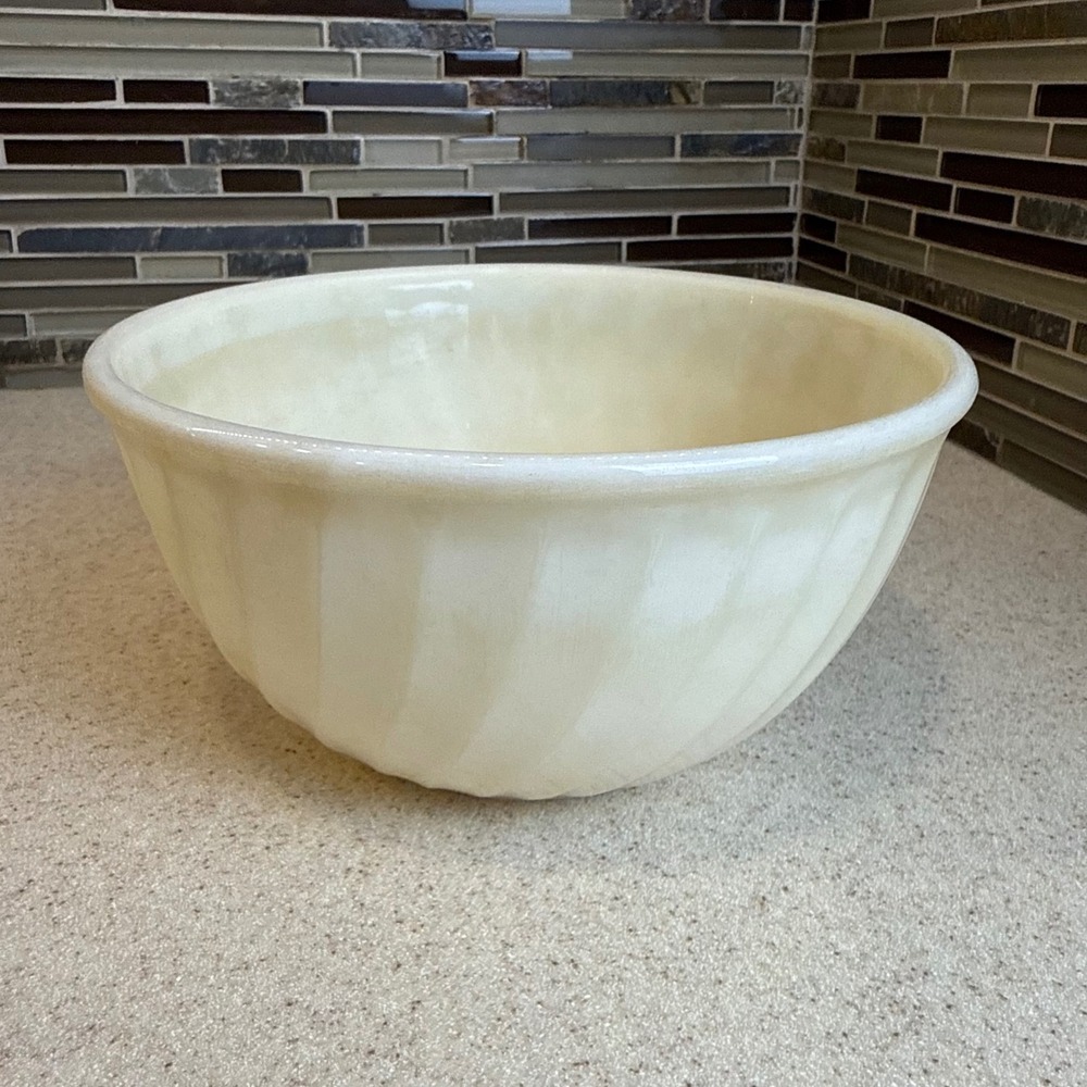 Vintage 1950s Fire-King Oven Ware Milk Glass Swirl Mixing Bowl Ivory 9" USA